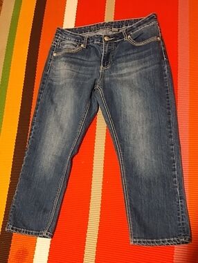 Women's Blue Denim Capris - Classic Mid Wash Jeans Distressed VGC Size 12.